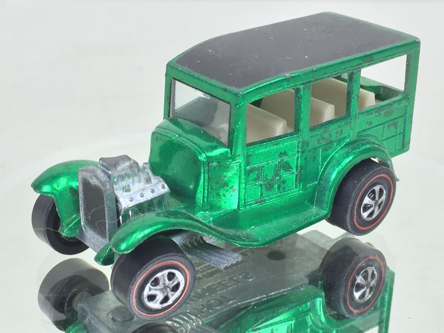 HOT WHEELS Redline 'Classic 31 Ford Woody' Green Vintage 1969 Mattel USA [Photo 2]