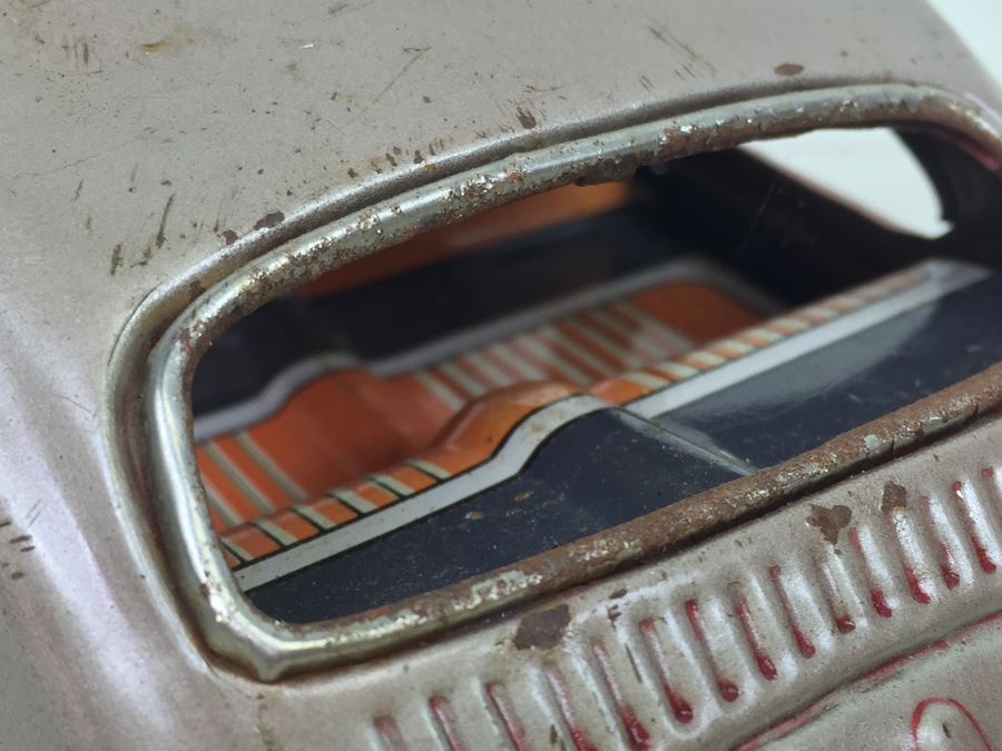 Volkswagen Bug Tin Toy Made In Japan [Photo 8]