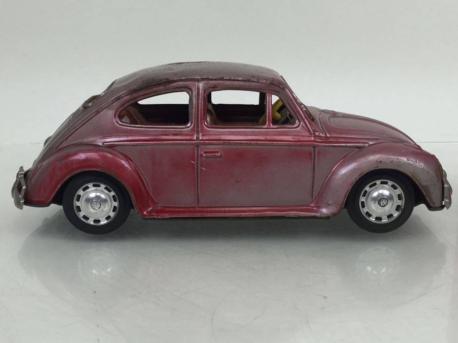 Volkswagen Bug Tin Toy Made In Japan [Photo 14]