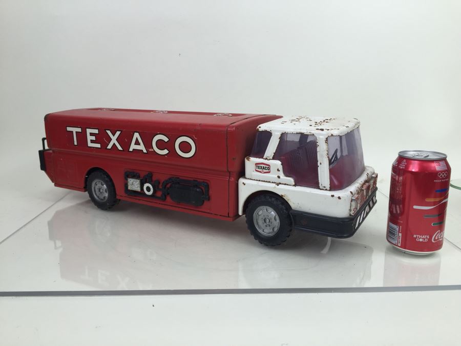Vintage Magic Triangle Toys TEXACO Jet Fuel Truck Semi Truck Gas Tanker [Photo 1]