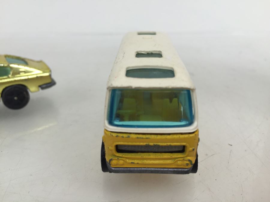 Corgi Juniors Duple Vista 25 Coach + Corgi Rockets Aston Martin D.B.6. [Photo 4]