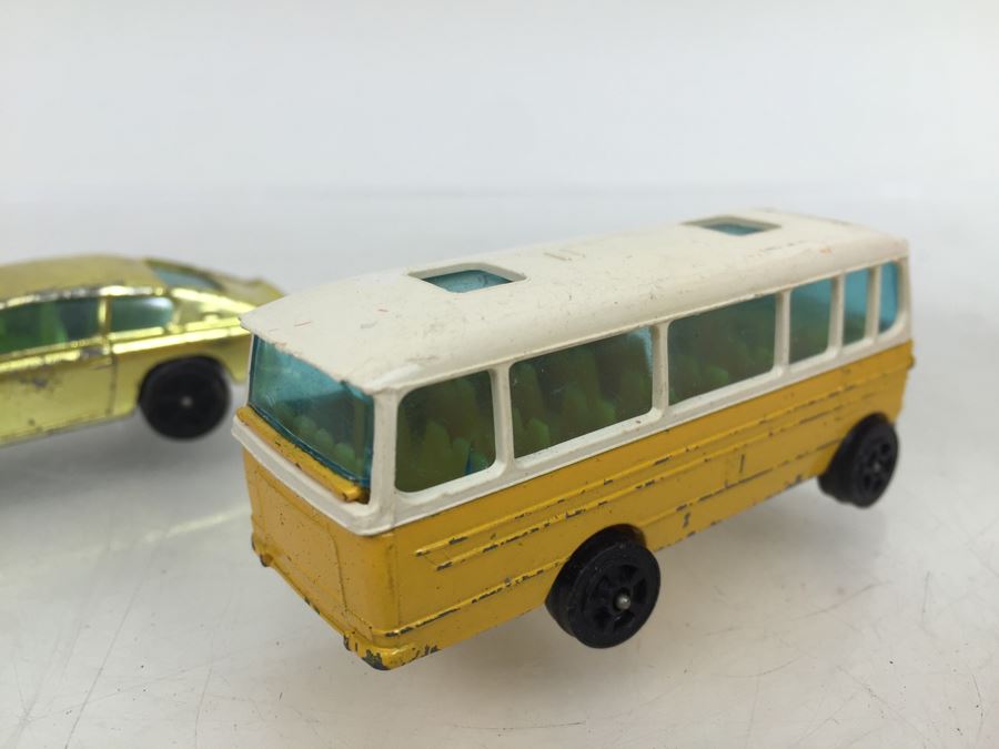 Corgi Juniors Duple Vista 25 Coach + Corgi Rockets Aston Martin D.B.6. [Photo 6]