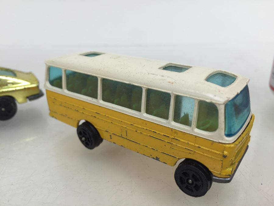 Corgi Juniors Duple Vista 25 Coach + Corgi Rockets Aston Martin D.B.6. [Photo 5]