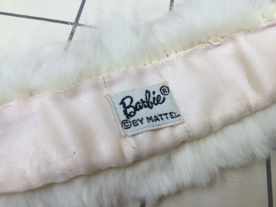 Vintage 1962 Barbie Dream House Mattel With Accessories, Clothing And Original Manual [Photo 38]