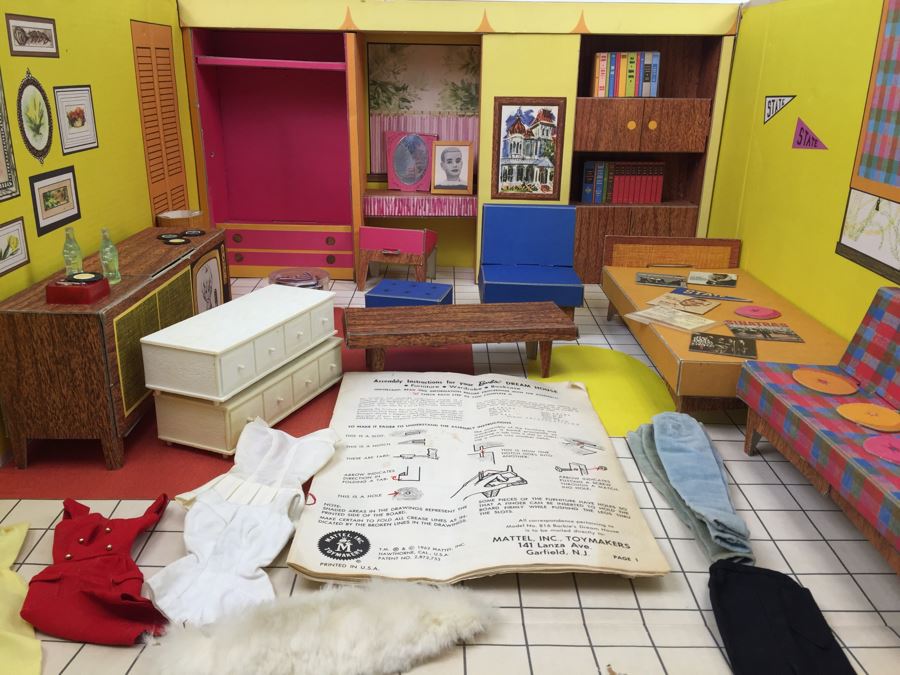 Vintage 1962 Barbie Dream House Mattel With Accessories, Clothing And Original Manual [Photo 11]