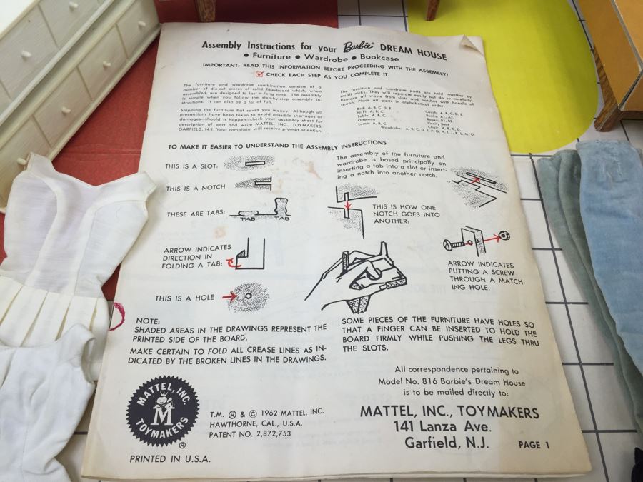 Vintage 1962 Barbie Dream House Mattel With Accessories, Clothing And Original Manual [Photo 3]