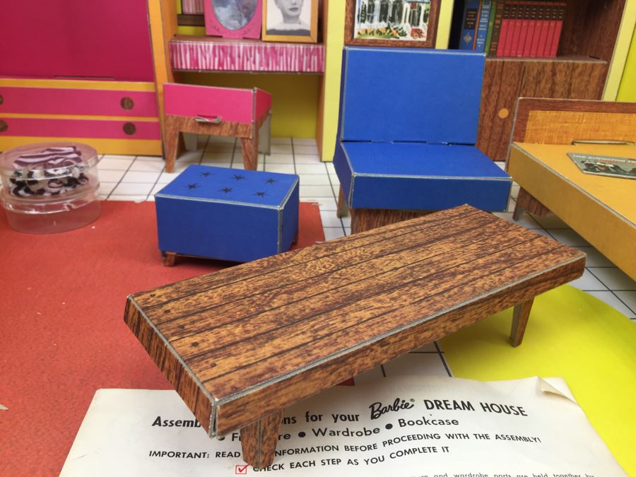 Vintage 1962 Barbie Dream House Mattel With Accessories, Clothing And Original Manual [Photo 22]
