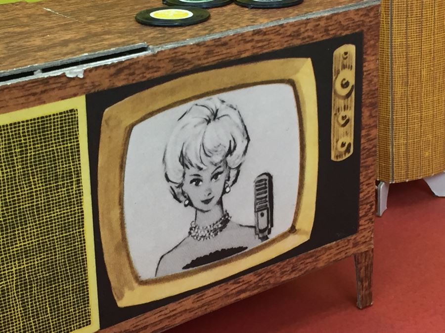 Vintage 1962 Barbie Dream House Mattel With Accessories, Clothing And Original Manual [Photo 25]