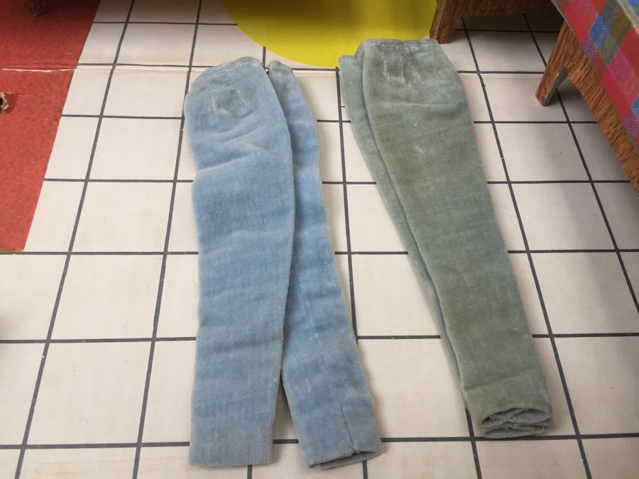 Vintage 1962 Barbie Dream House Mattel With Accessories, Clothing And Original Manual [Photo 41]