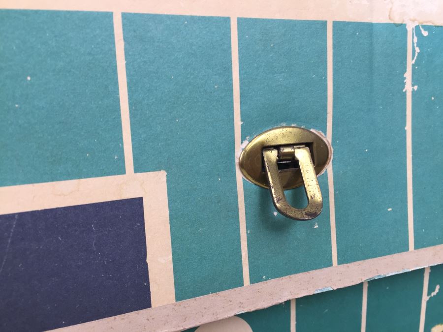 Vintage 1962 Barbie Dream House Mattel With Accessories, Clothing And Original Manual [Photo 7]