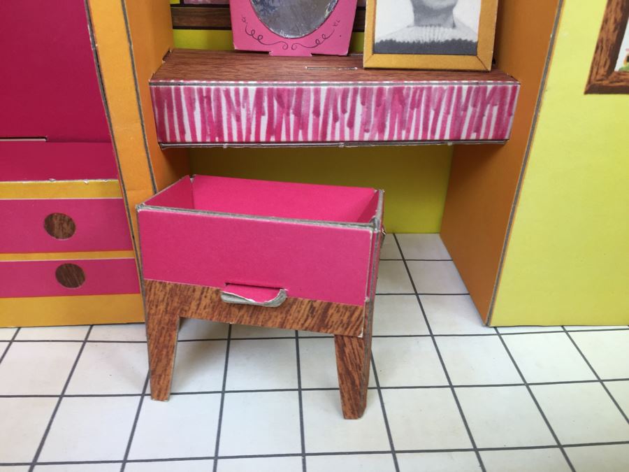 Vintage 1962 Barbie Dream House Mattel With Accessories, Clothing And Original Manual [Photo 19]