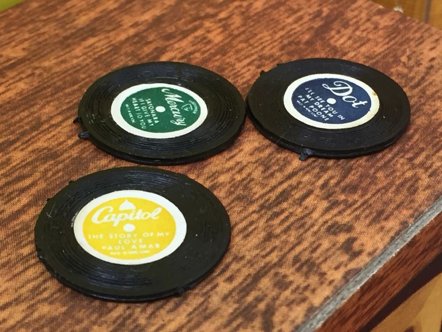 Vintage 1962 Barbie Dream House Mattel With Accessories, Clothing And Original Manual [Photo 26]