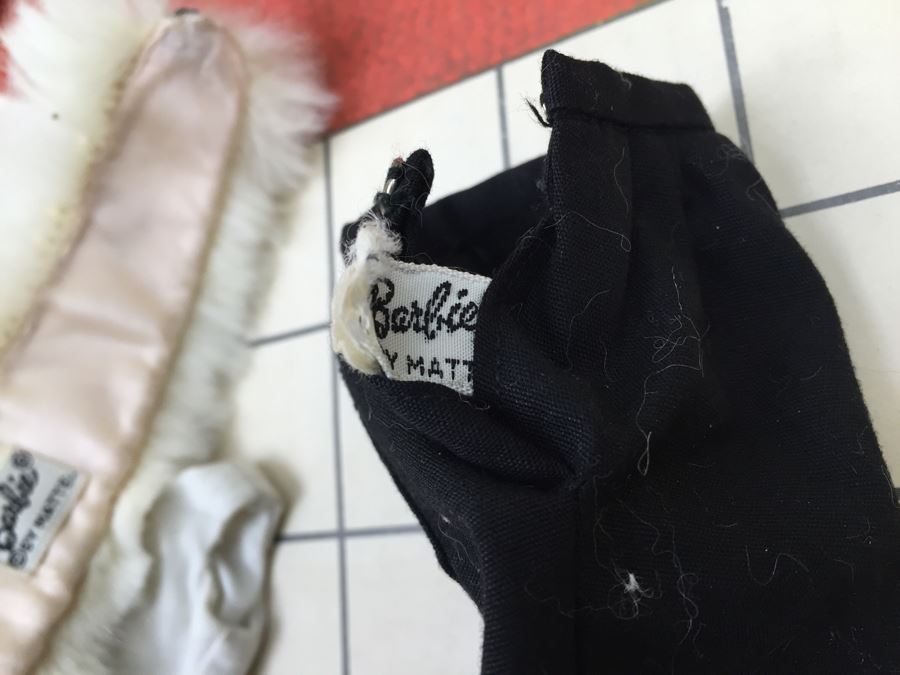 Vintage 1962 Barbie Dream House Mattel With Accessories, Clothing And Original Manual [Photo 40]