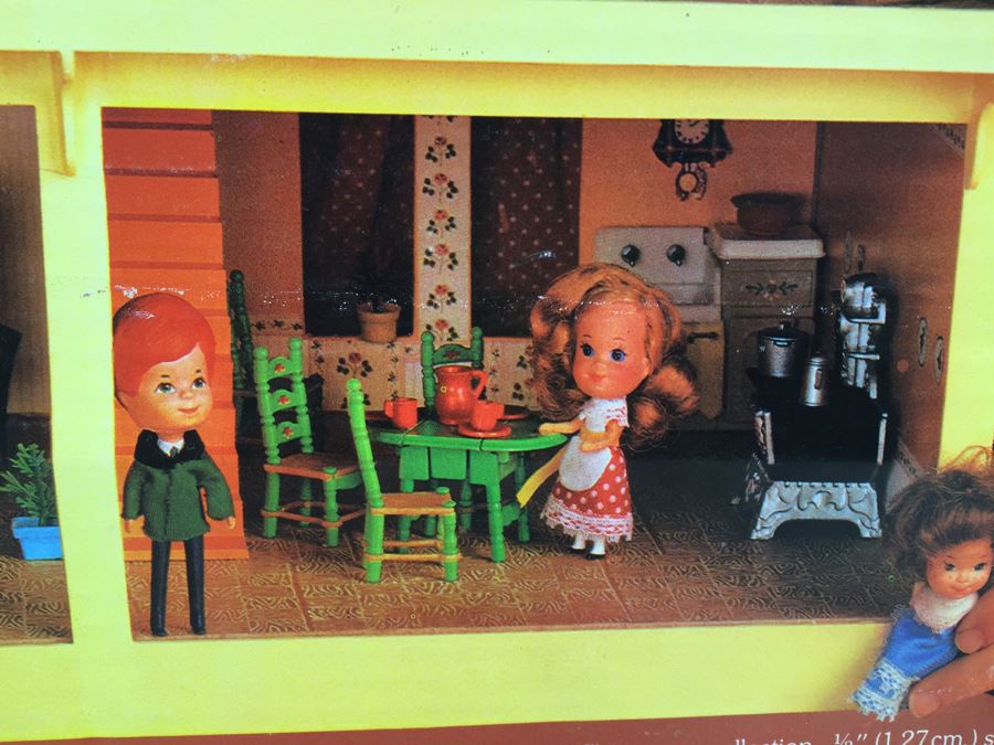 Vintage 1980 Mattel The Littles Furnished Home New In Damaged Box [Photo 10]