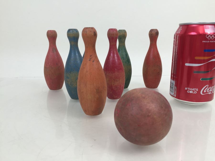 Wooden Toy Bowling Ball And Bowling Pins [Photo 1]