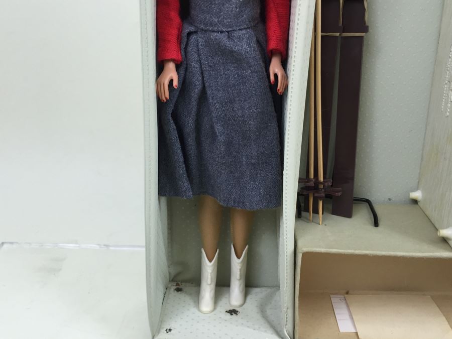 1961 Barbie Ponytail Doll Case And 1961 Barbie Ponytail Doll With Skiing Accessories [Photo 13]