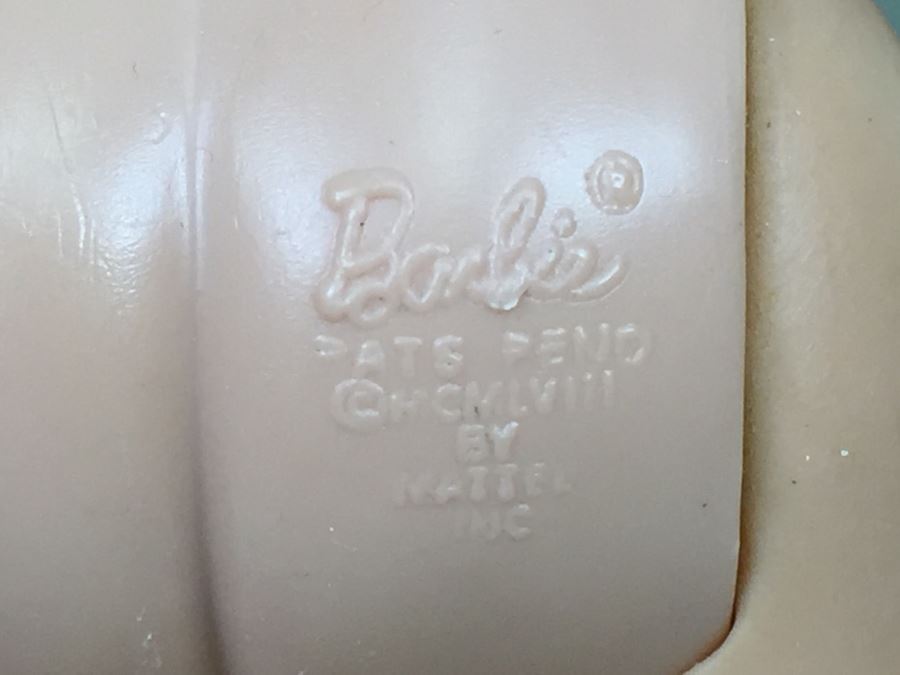 1961 Barbie Ponytail Doll Case And 1961 Barbie Ponytail Doll With Skiing Accessories [Photo 22]