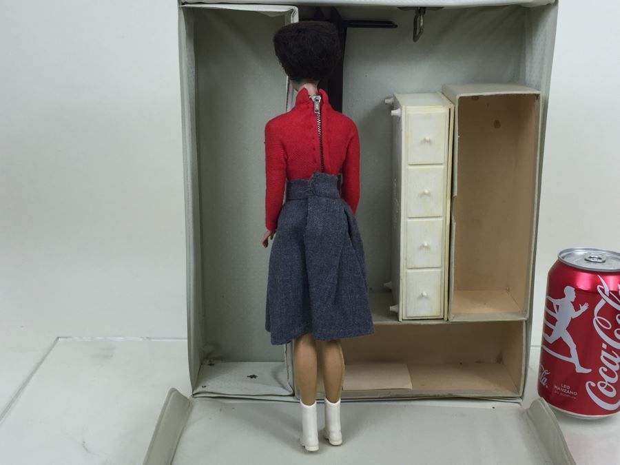 1961 Barbie Ponytail Doll Case And 1961 Barbie Ponytail Doll With Skiing Accessories [Photo 20]