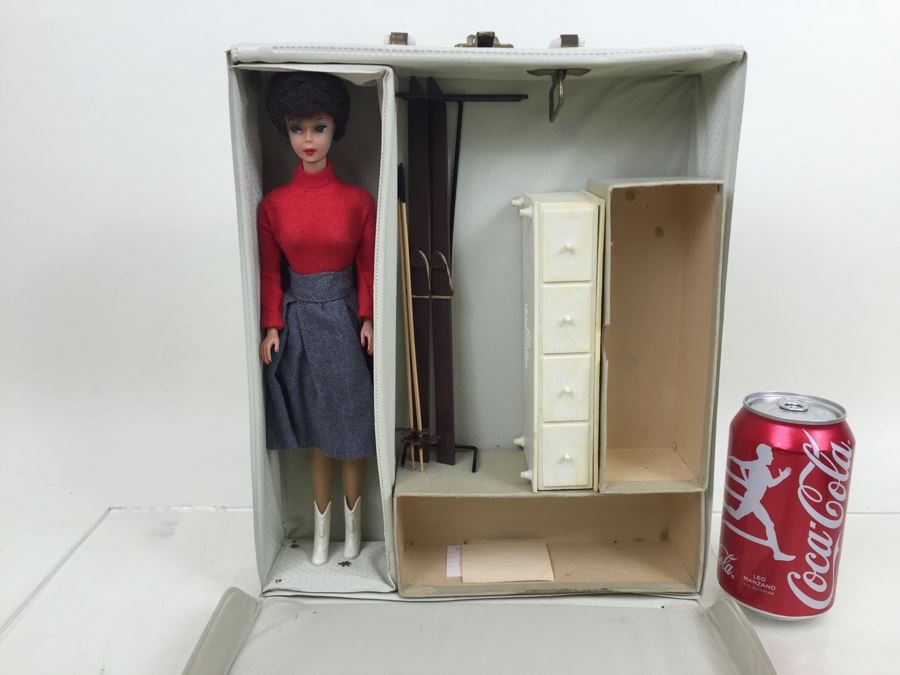 1961 Barbie Ponytail Doll Case And 1961 Barbie Ponytail Doll With Skiing Accessories [Photo 4]