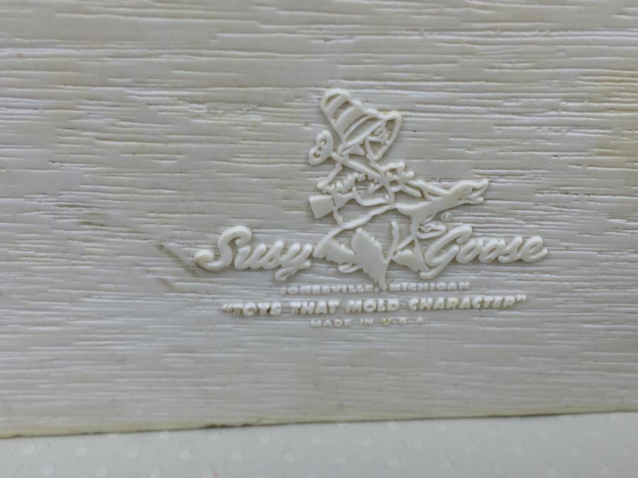 1961 Barbie Ponytail Doll Case And 1961 Barbie Ponytail Doll With Skiing Accessories [Photo 18]