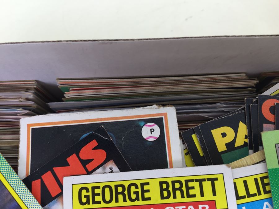 Shoebox Filled With Vintage Baseball Cards [Photo 6]