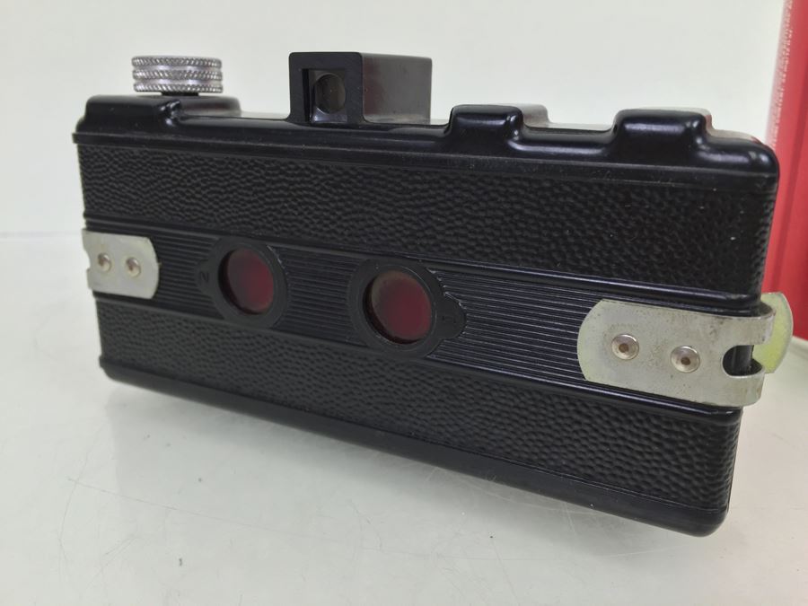 Vintage Bakelite Photo Master Camera [Photo 3]