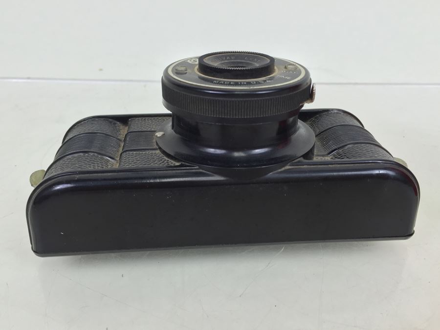 Vintage Bakelite Photo Master Camera [Photo 9]