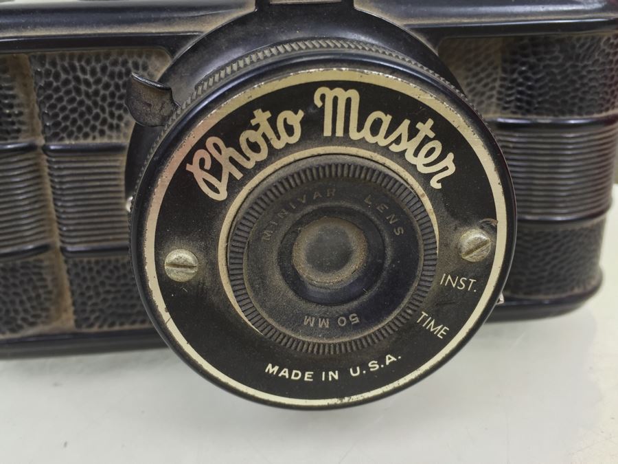 Vintage Bakelite Photo Master Camera [Photo 8]