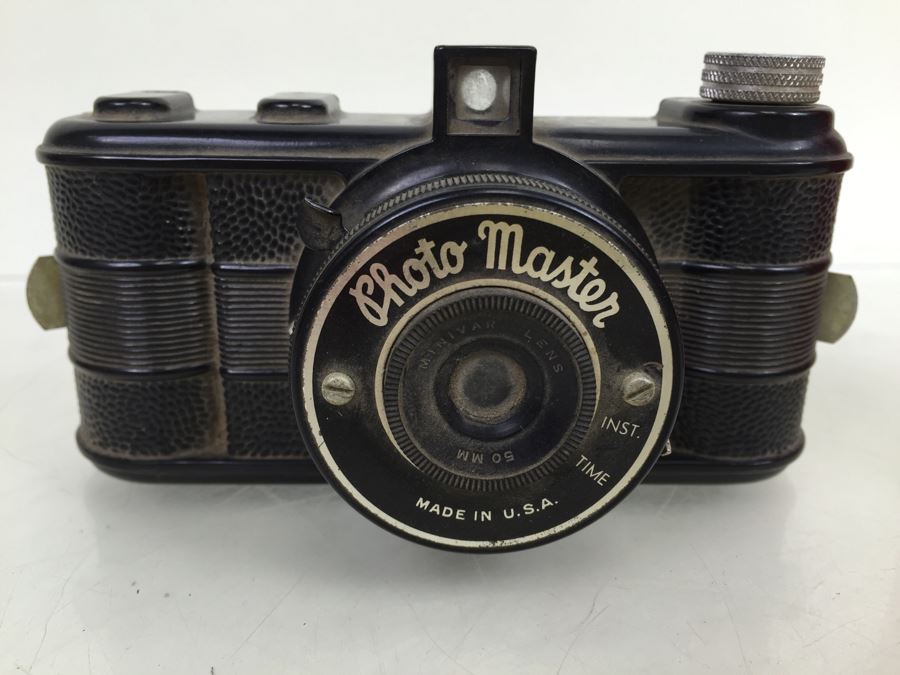 Vintage Bakelite Photo Master Camera [Photo 4]