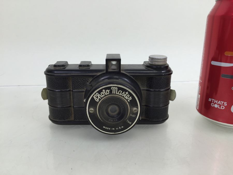 Vintage Bakelite Photo Master Camera [Photo 1]