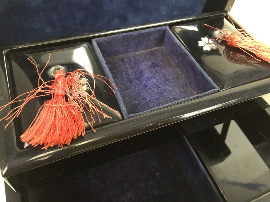 Asian Laquer Jewelry Box With Mother Of Pearl Inlay Bird Motif [Photo 13]