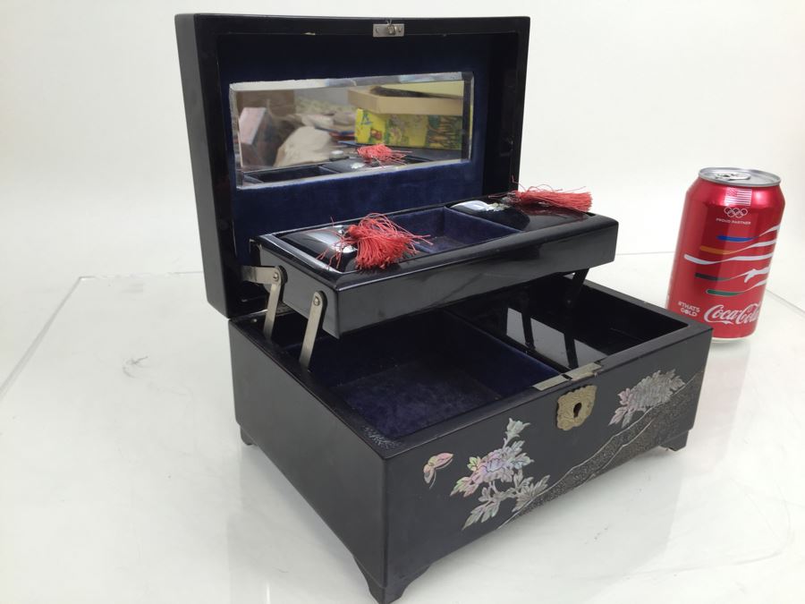 Asian Laquer Jewelry Box With Mother Of Pearl Inlay Bird Motif [Photo 3]