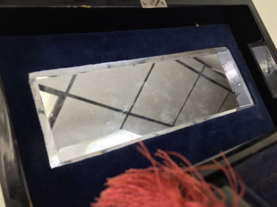 Asian Laquer Jewelry Box With Mother Of Pearl Inlay Bird Motif [Photo 18]