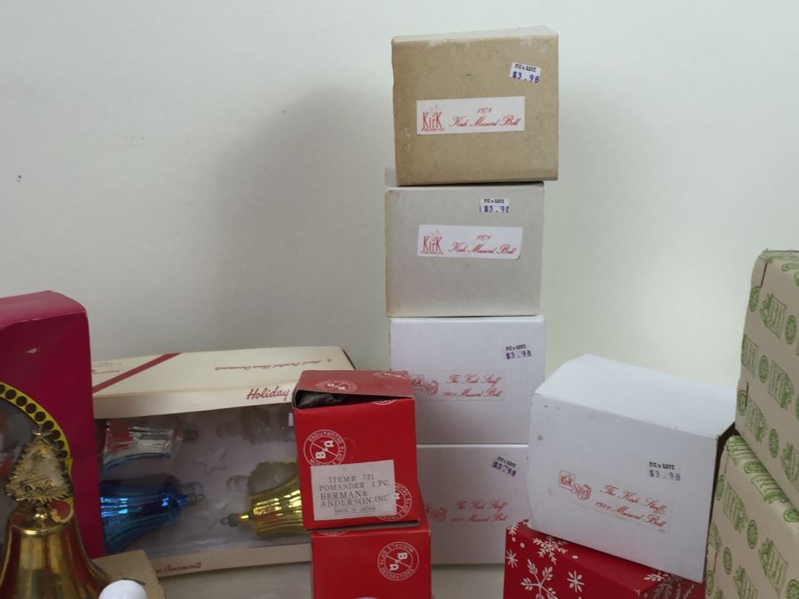 JUST ADDED - Vintage Christmas Lot [Photo 17]