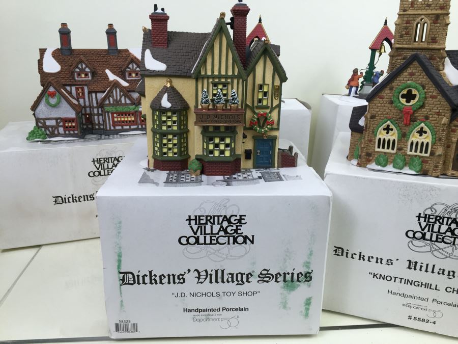 JUST ADDED - Department 56 Heritage Village College Dickens