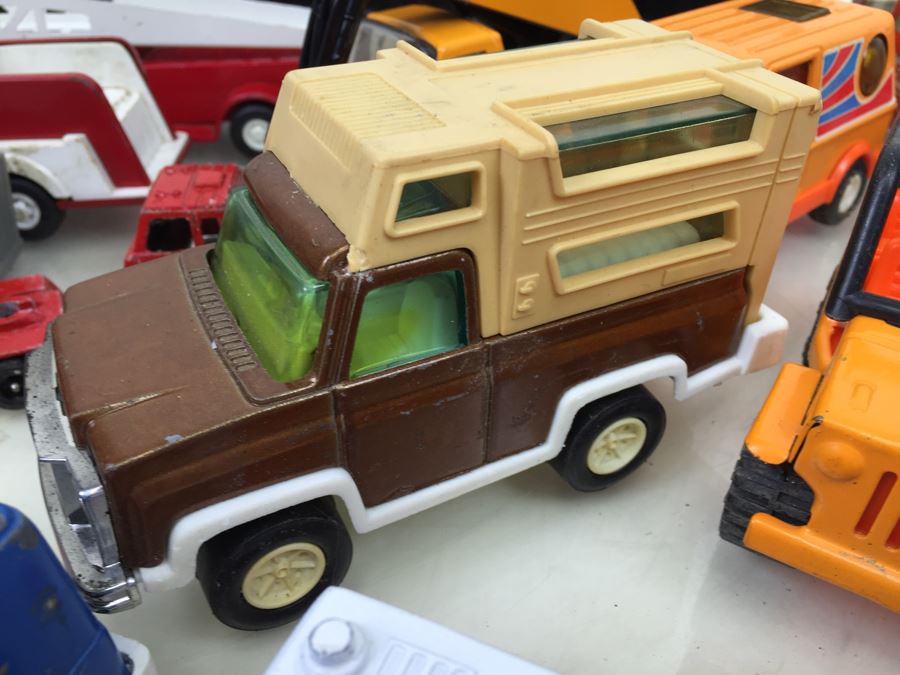 Huge Lot Of TootsieToy Cars Plus MidgeToy, Tonka And Buddy L Cars And Trucks [Photo 24]