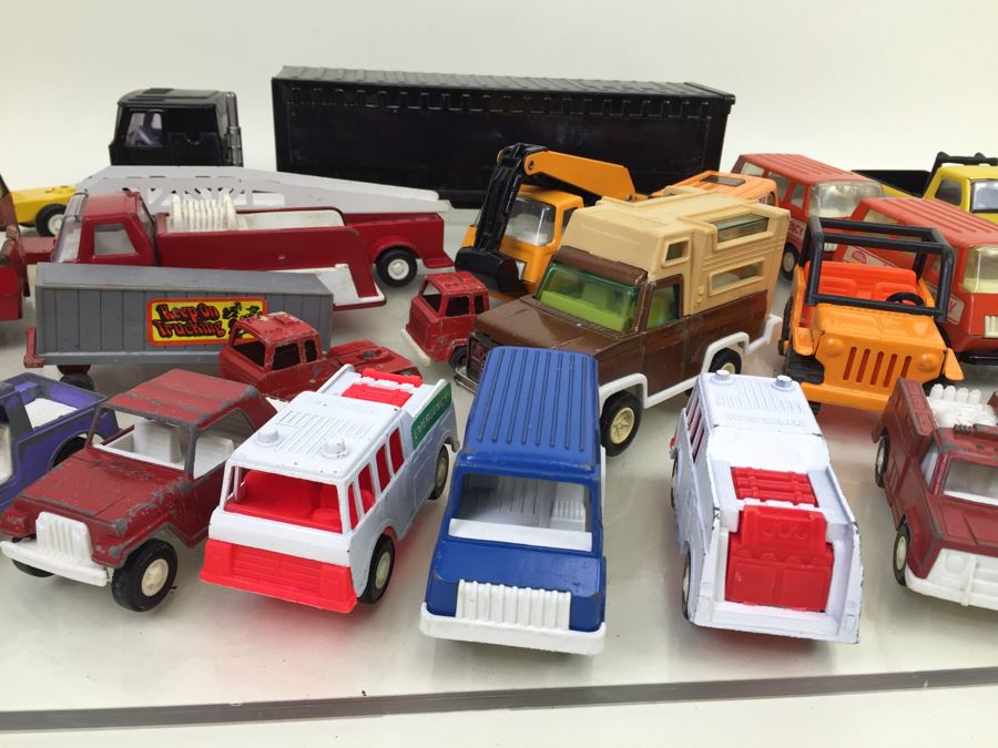 Huge Lot Of TootsieToy Cars Plus MidgeToy, Tonka And Buddy L Cars And Trucks [Photo 3]