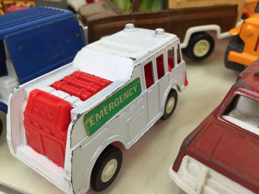 Huge Lot Of TootsieToy Cars Plus MidgeToy, Tonka And Buddy L Cars And Trucks [Photo 6]