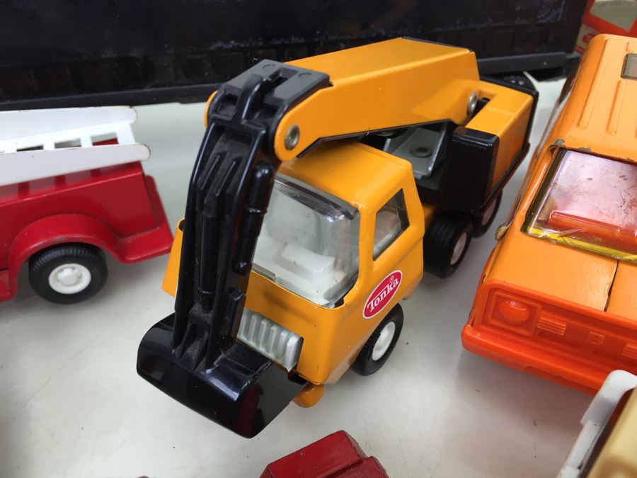 Huge Lot Of TootsieToy Cars Plus MidgeToy, Tonka And Buddy L Cars And Trucks [Photo 22]