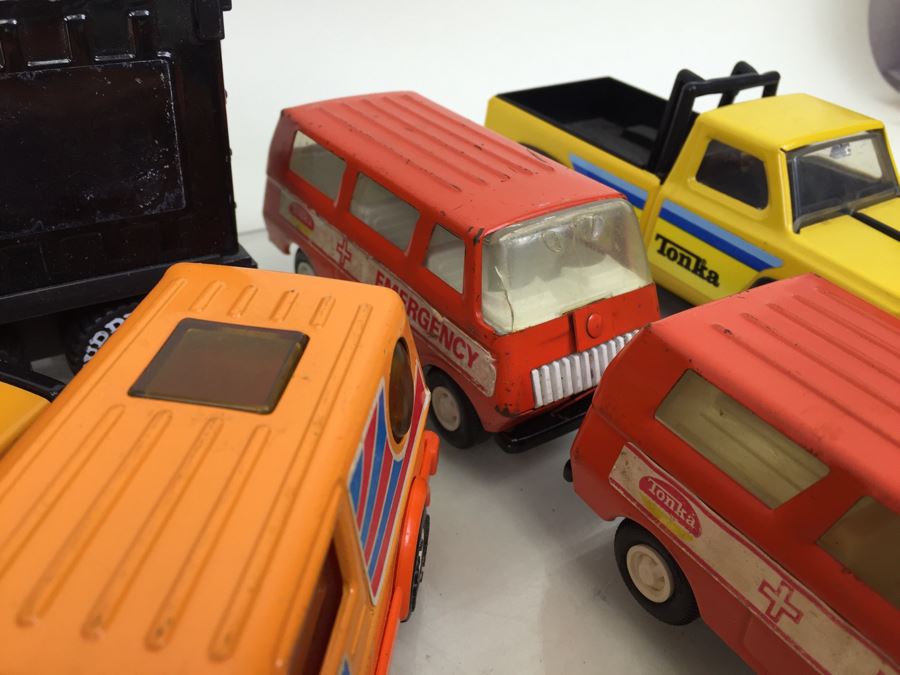 Huge Lot Of TootsieToy Cars Plus MidgeToy, Tonka And Buddy L Cars And Trucks [Photo 28]