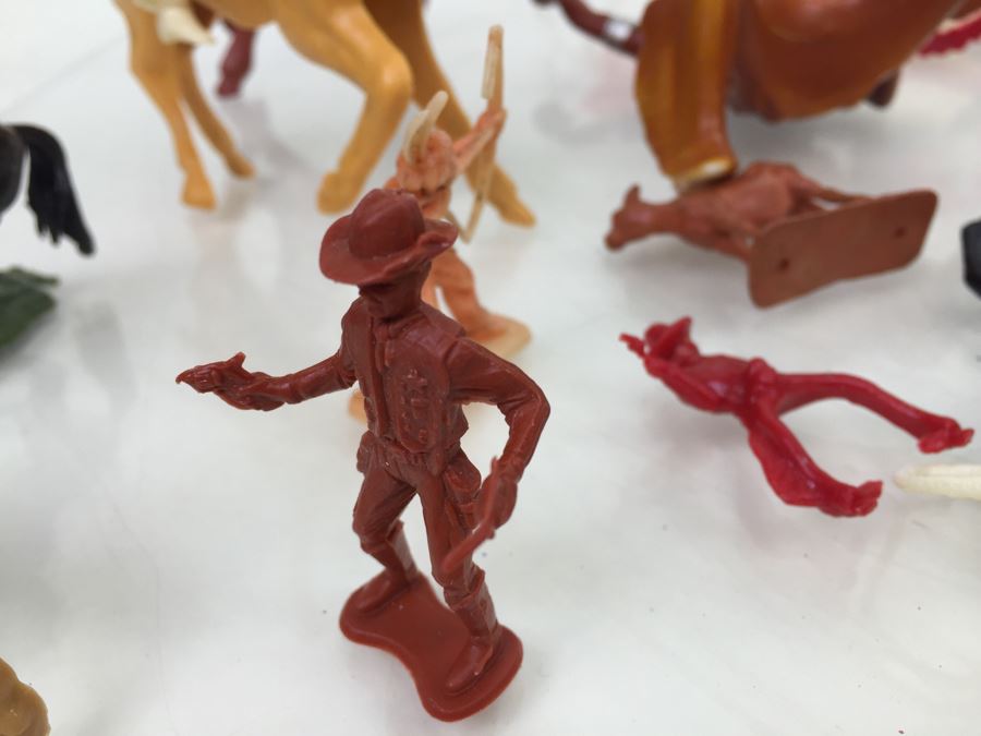 Lot Of Vintage Cowboys Indians And Horses [Photo 13]