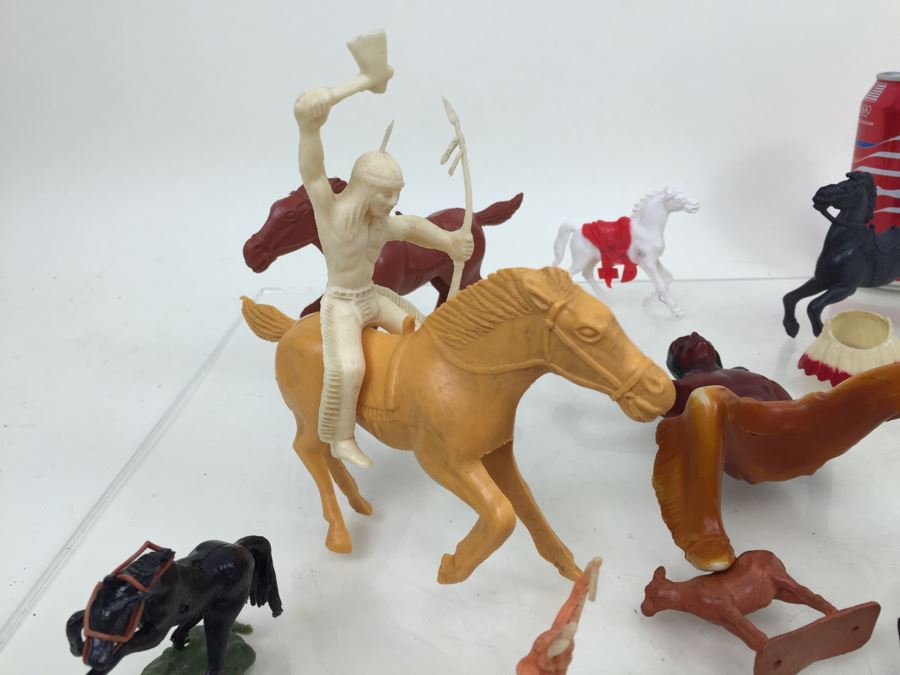 Lot Of Vintage Cowboys Indians And Horses [Photo 15]