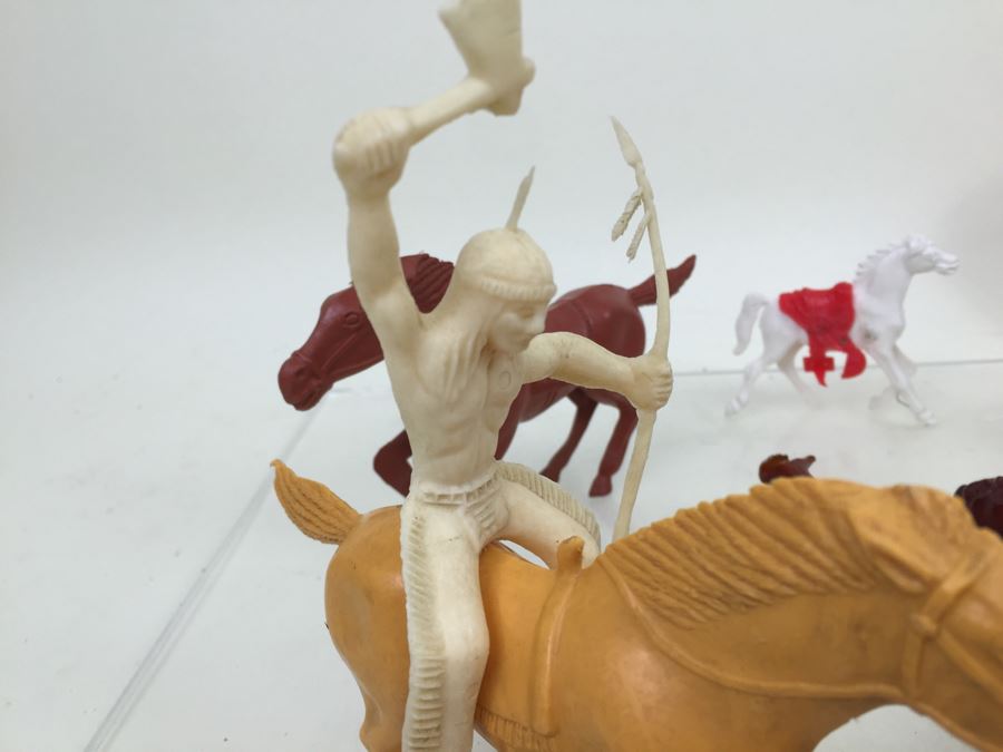 Lot Of Vintage Cowboys Indians And Horses [Photo 17]