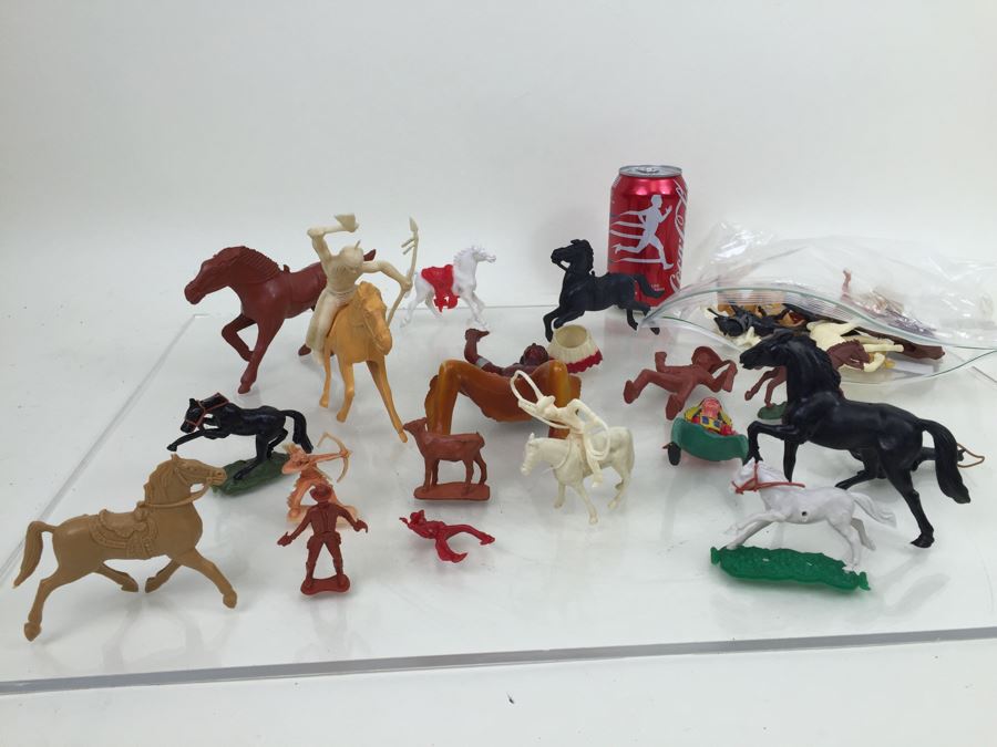 Lot Of Vintage Cowboys Indians And Horses [Photo 1]