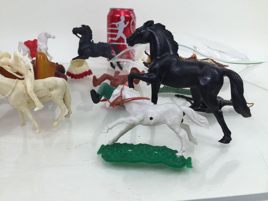 Lot Of Vintage Cowboys Indians And Horses [Photo 6]