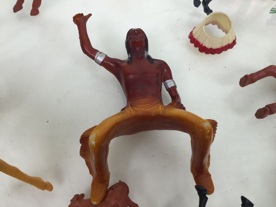 Lot Of Vintage Cowboys Indians And Horses [Photo 18]