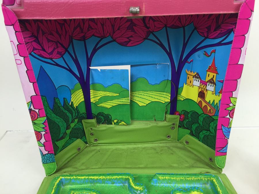 Alice In WonderLiddle Playset Mattel Storybook Kiddles Vintage 1967 [Photo 14]