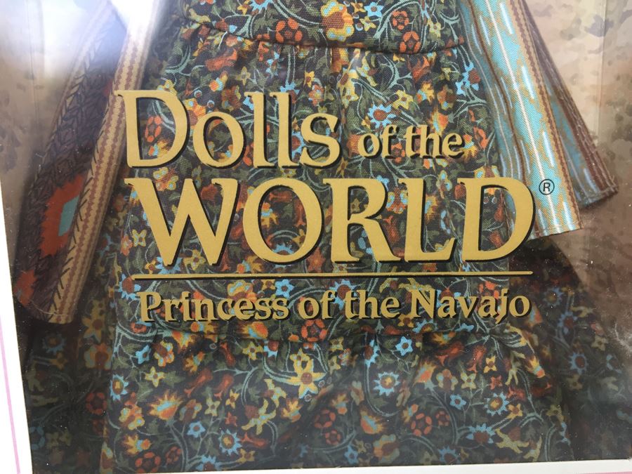 Barbie Pink Label Collection Dolls Of The World Princess Of Navajo And Korean Court 2004 [Photo 4]