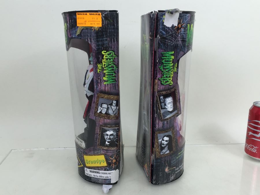 The Munsters Limited Edition Dolls Grandpa And Lily [Photo 11]
