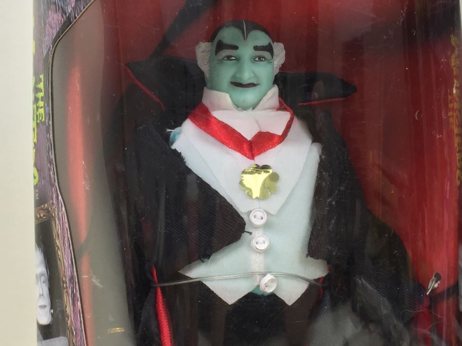 The Munsters Limited Edition Dolls Grandpa And Lily [Photo 2]